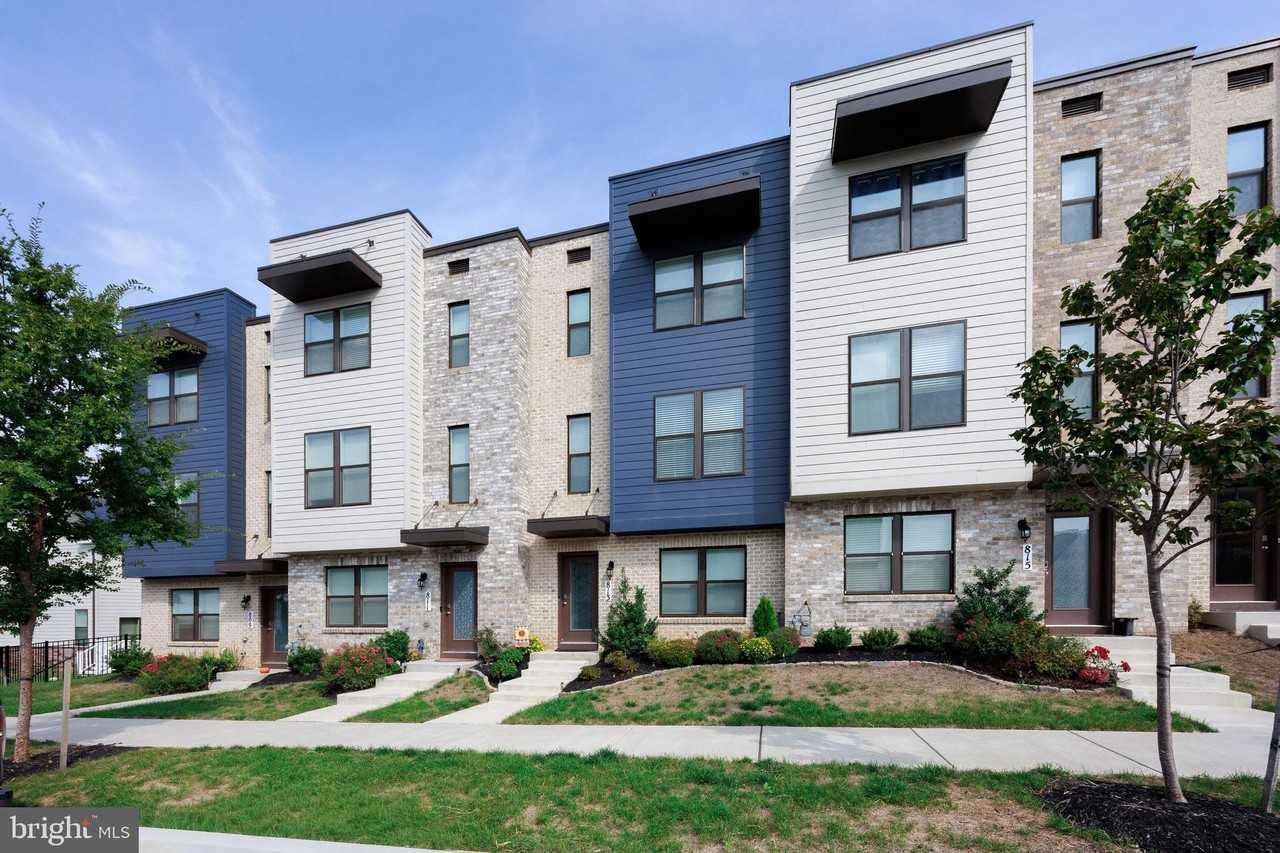 813 Bond St - Photo 3 of 46