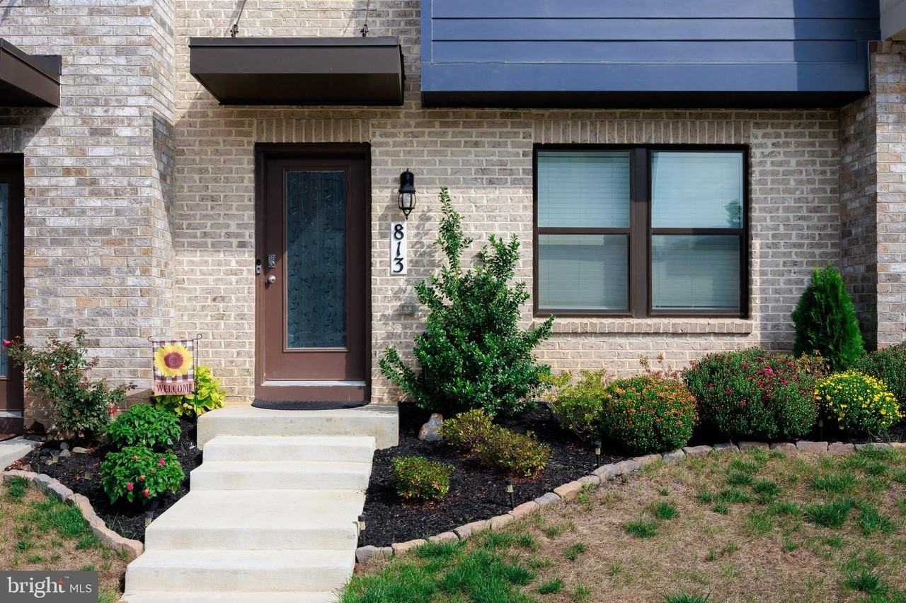 813 Bond St - Photo 4 of 46