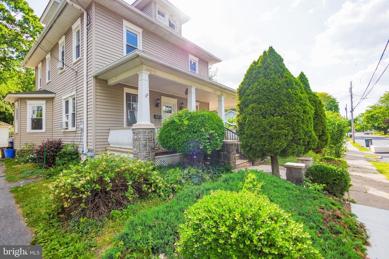 215 Laurel Ave - Photo 3 of 27