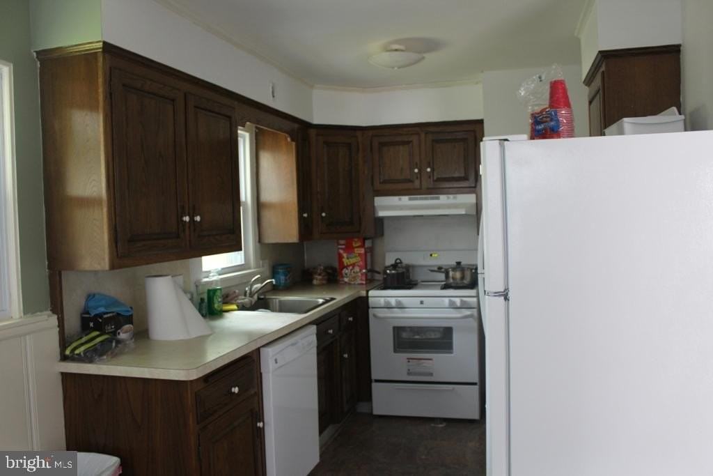 408 Villanova Rd - Photo 5 of 18