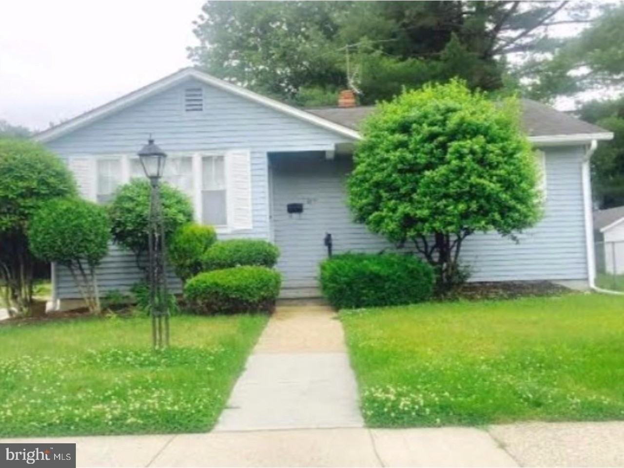 217 Laurel Ave - Photo 2 of 15