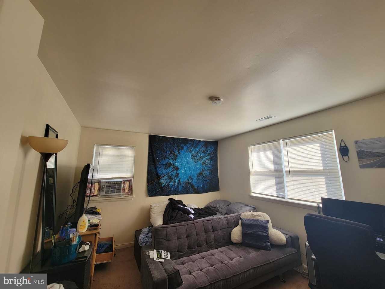 313 Ellis St - Photo 7 of 11