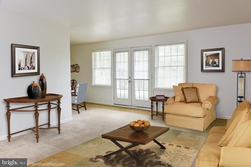 504 Lakeview Ter - Photo 5 of 13