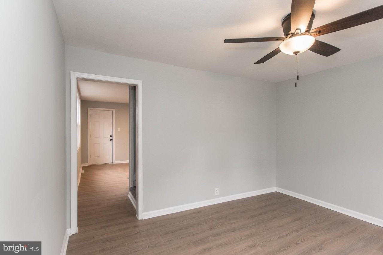 653 Spruce St - Photo 6 of 33