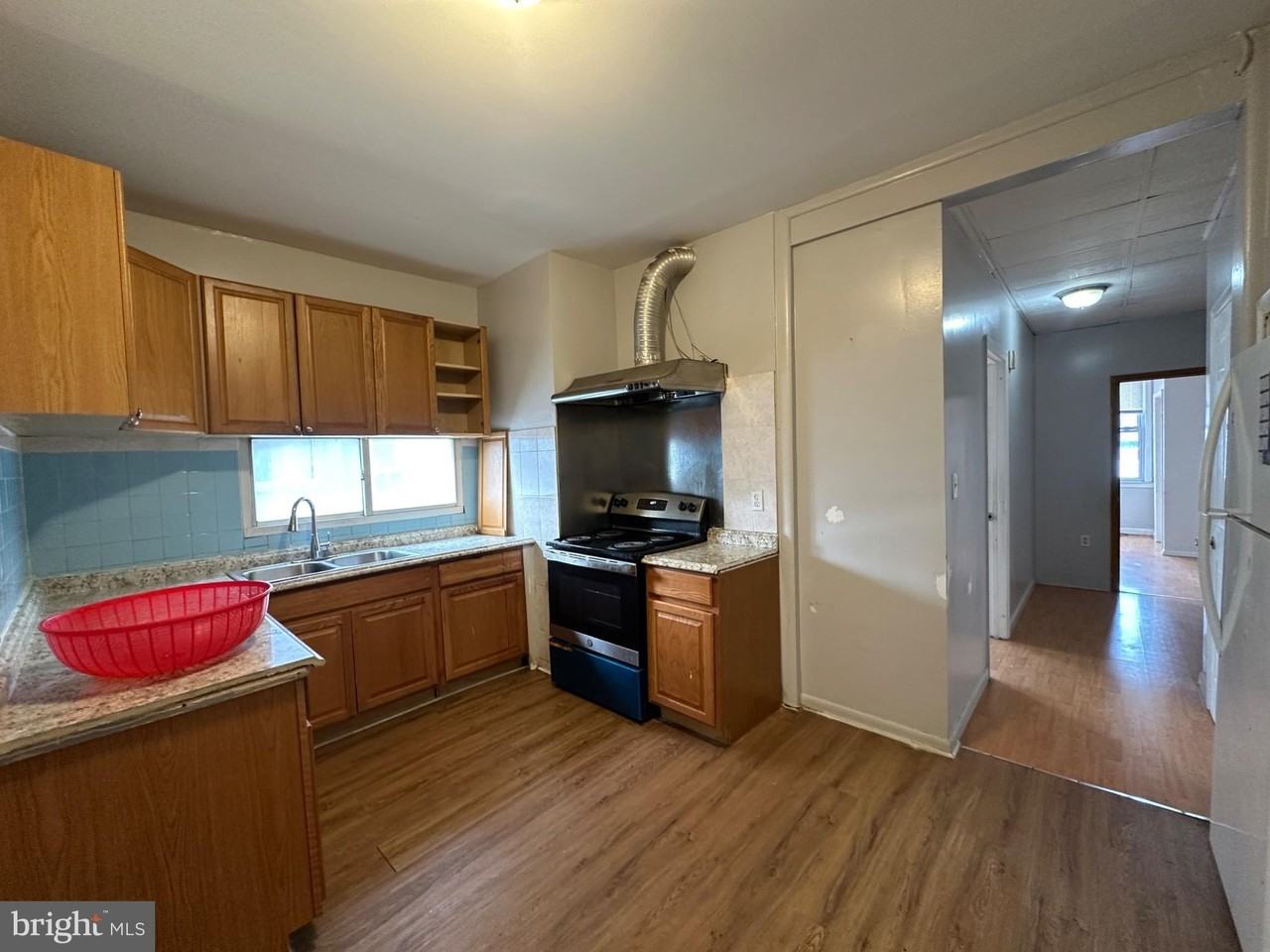 2215 S 7th St - Photo 3 of 7