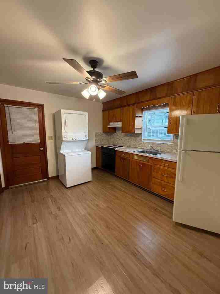 500 Lewis St - Photo 3 of 8