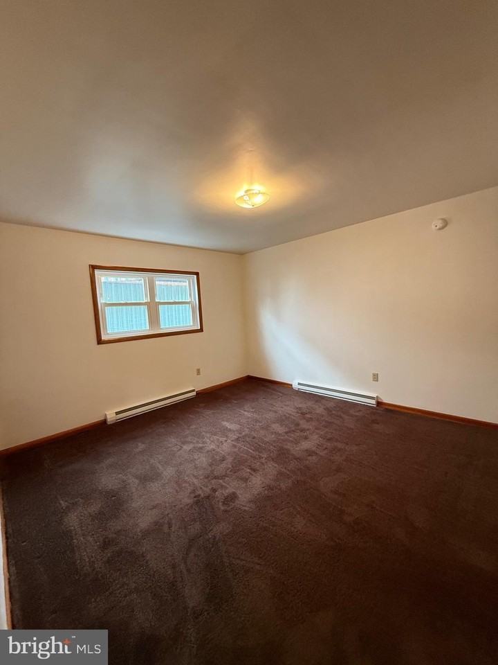 500 Lewis St - Photo 5 of 8