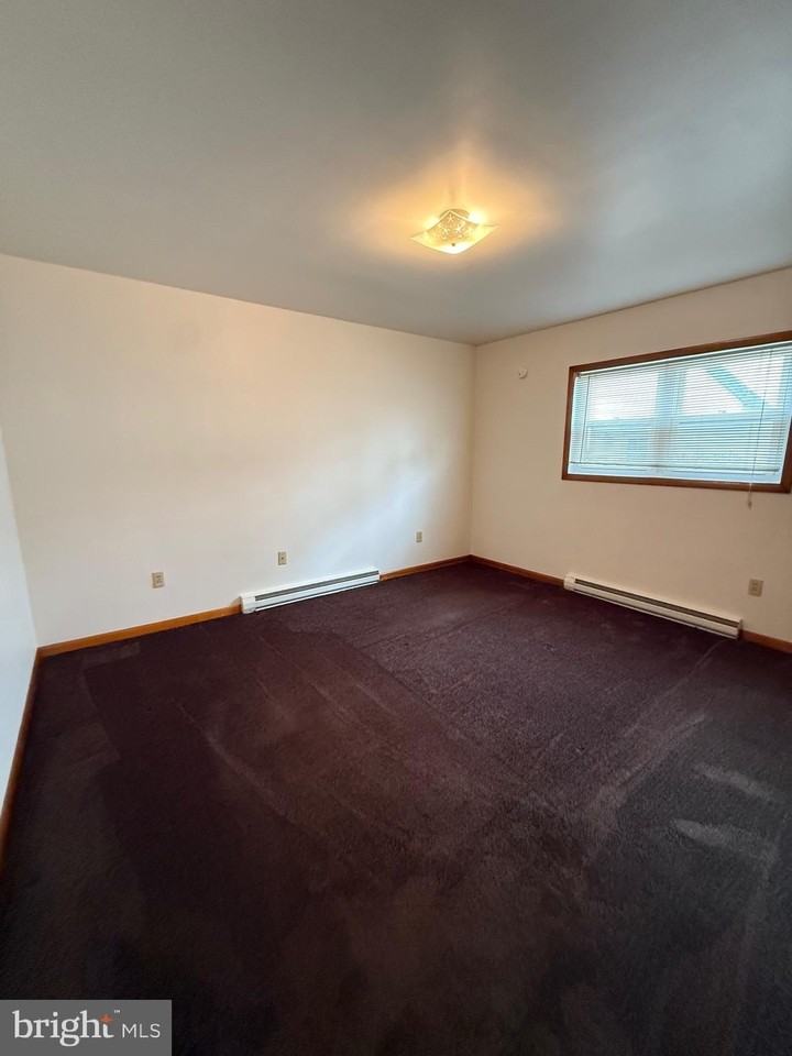 500 Lewis St - Photo 7 of 8