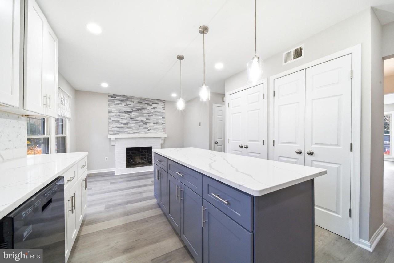 10360 Hampshire Green Ave - Photo 2 of 41