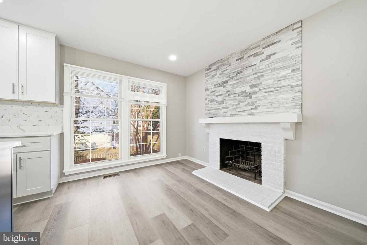 10360 Hampshire Green Ave - Photo 4 of 41