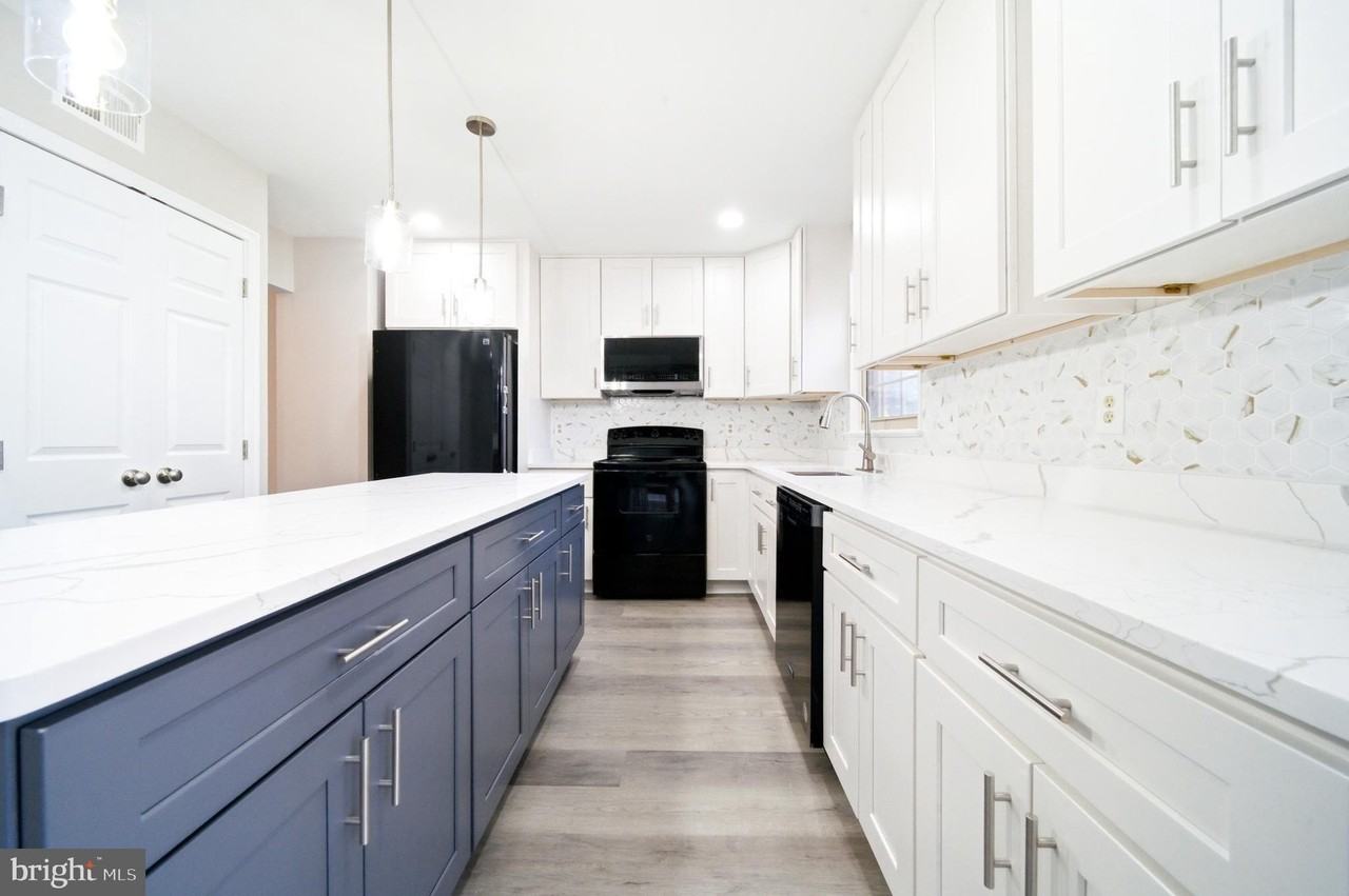 10360 Hampshire Green Ave - Photo 6 of 41