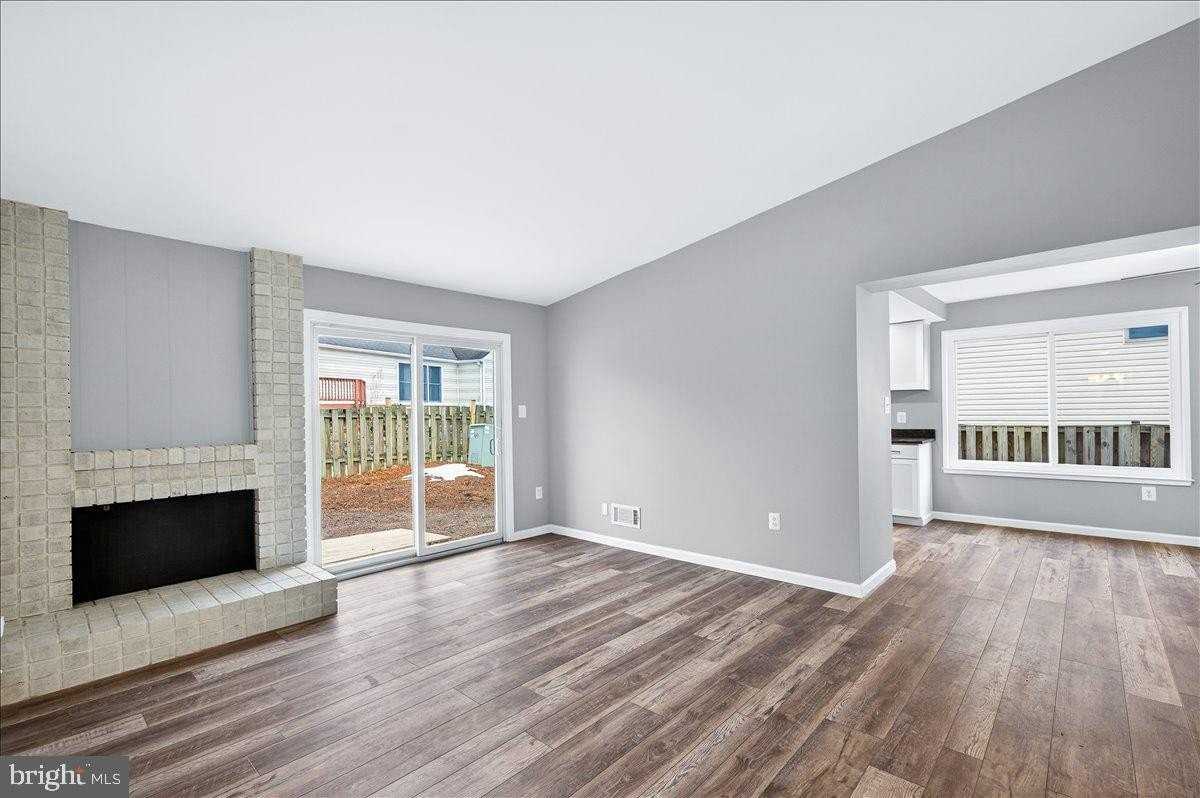 6901 Vantage Dr - Photo 7 of 30