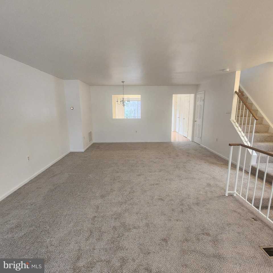 7261 Saint Lucia Ct - Photo 2 of 20