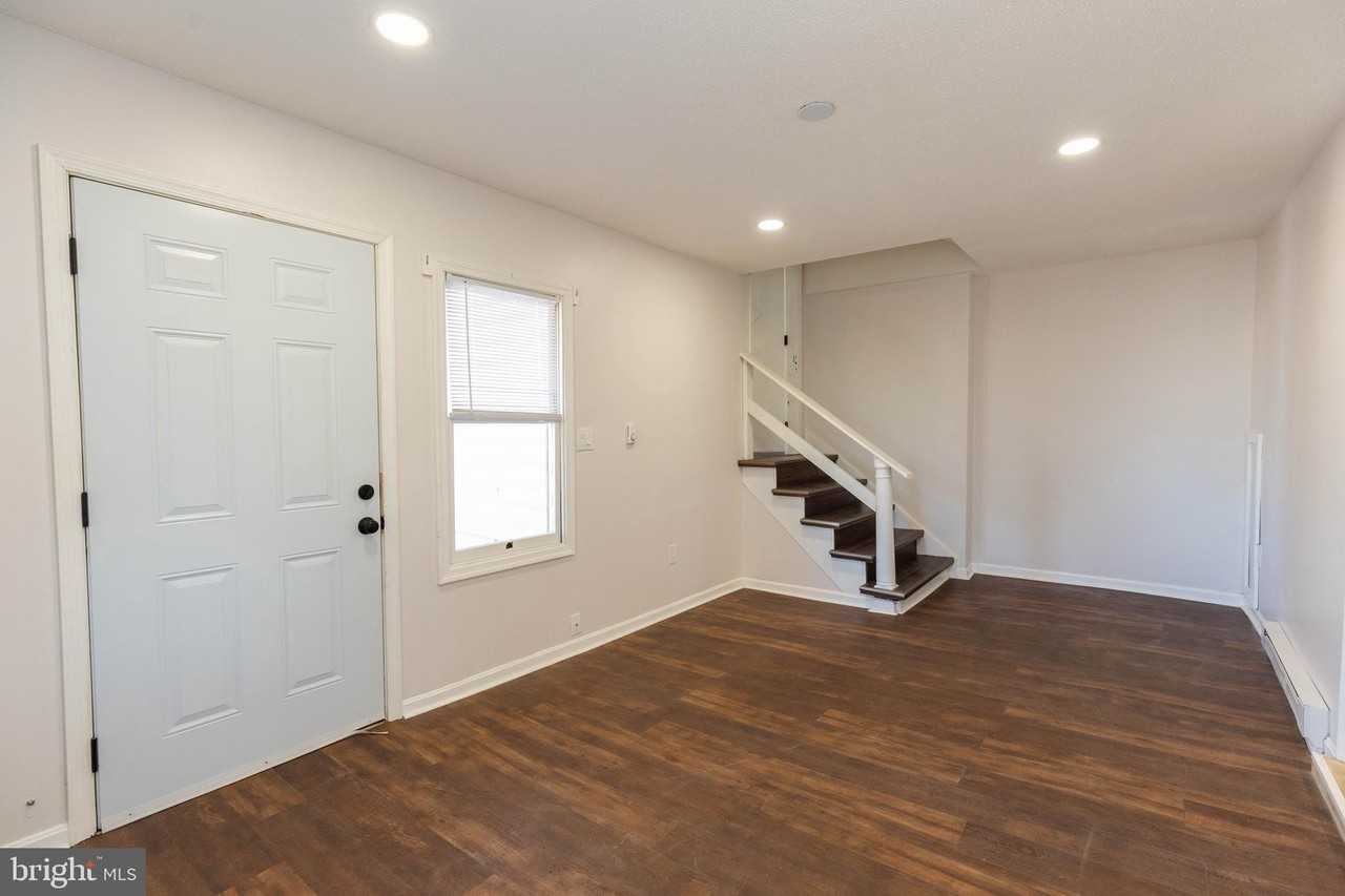 324 E Washington St Apt 3 #3 - Photo 6 of 17