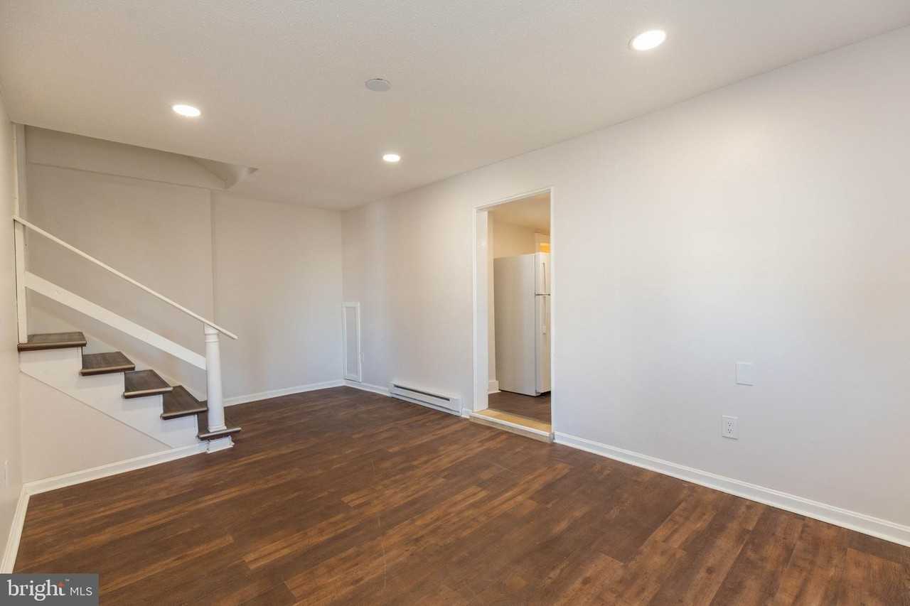 324 E Washington St Apt 3 #3 - Photo 7 of 17