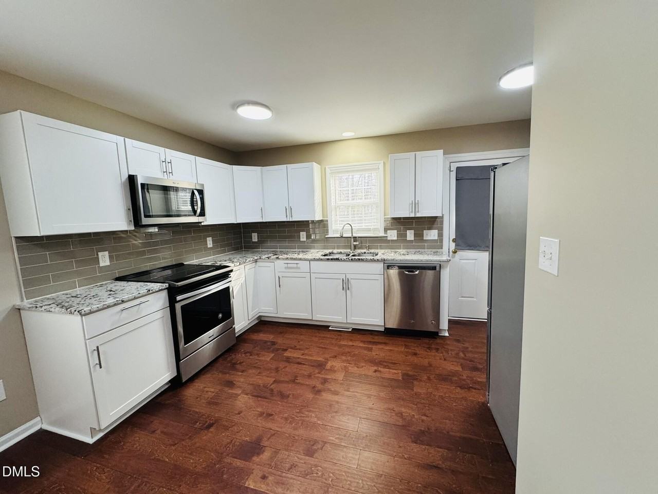 6904 Fox Haven Pl - Photo 6 of 17