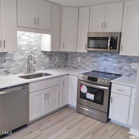 1017 Holmes St - Photo 3 of 11