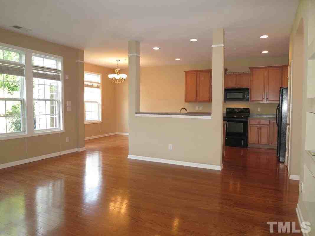 211 Chateau Pl - Photo 7 of 26