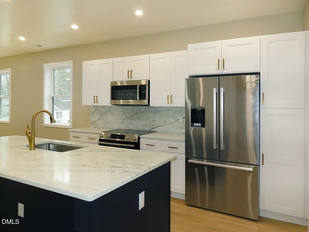 303 Knolls St - Photo 4 of 17