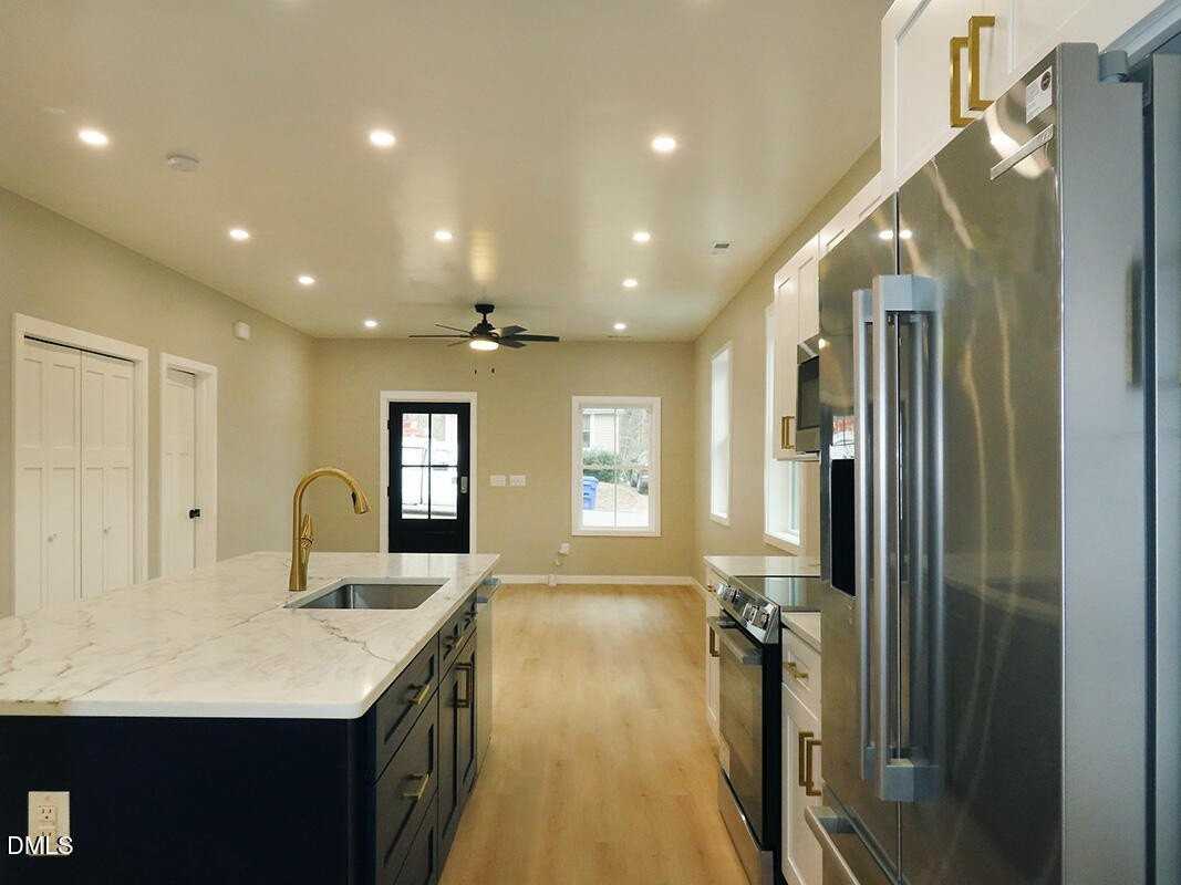 303 Knolls St - Photo 6 of 17