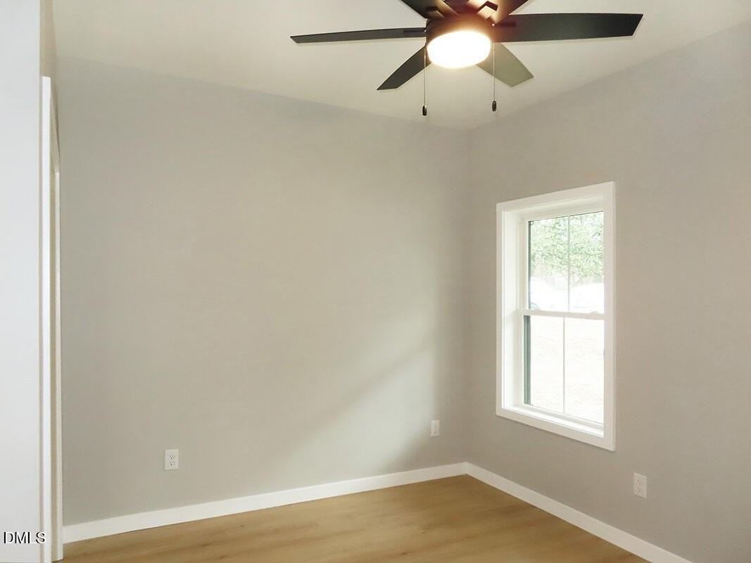 303 Knolls St - Photo 7 of 17