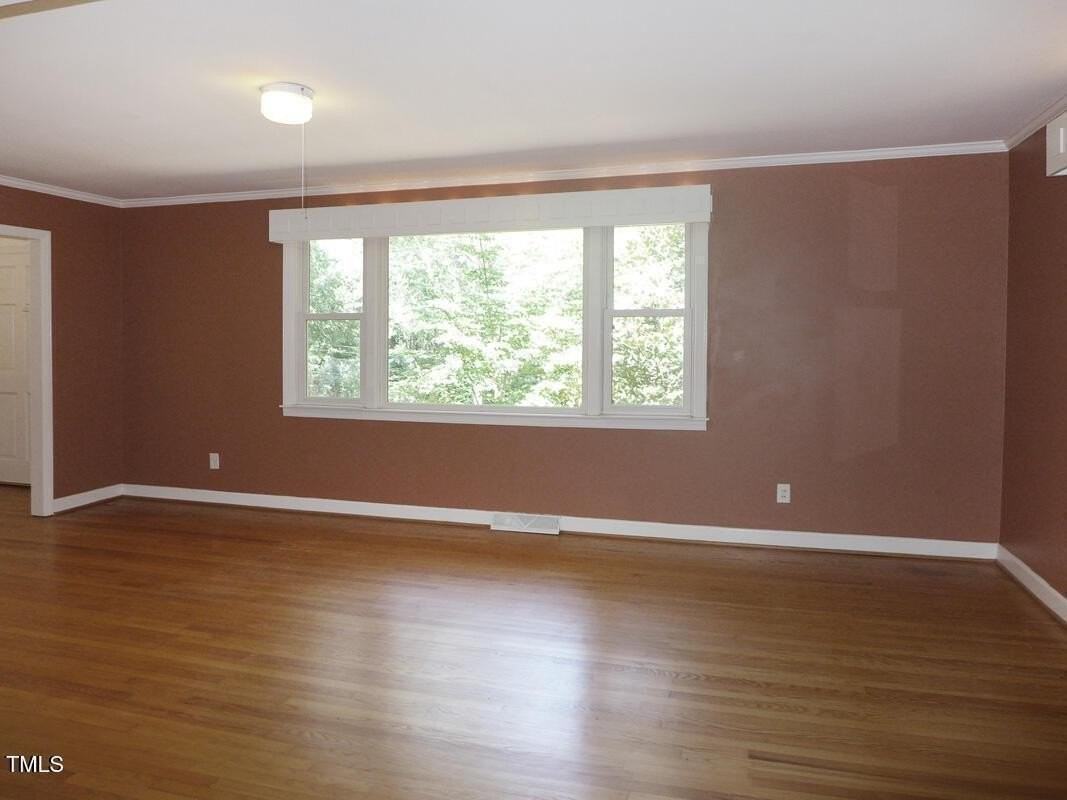 346 Wesley Dr - Photo 3 of 24