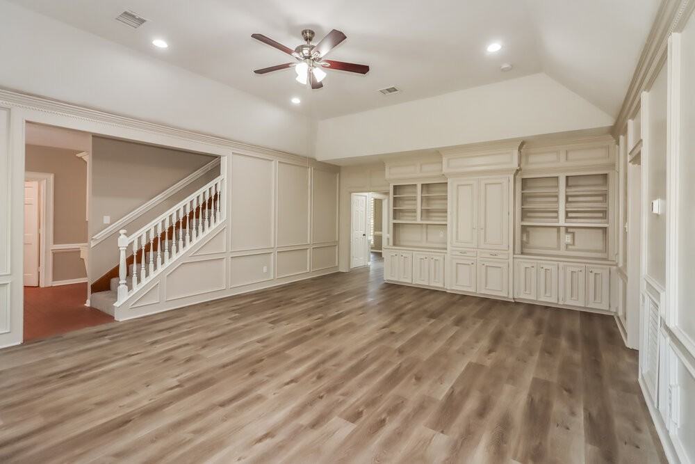 6031 Spring Creek Ln - Photo 5 of 20