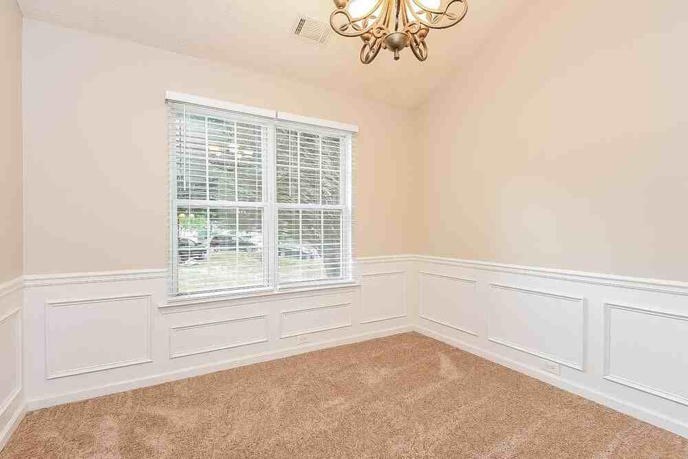 208 Pebble Creek Ct - Photo 6 of 17