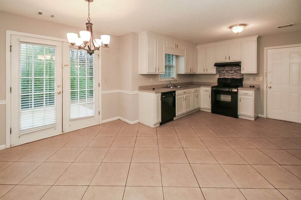 4045 Lindsey Ln - Photo 7 of 17