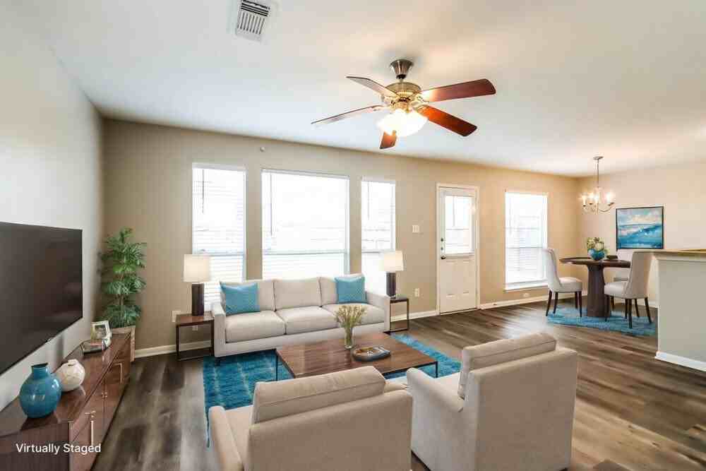 1111 Richcrest Dr - Photo 4 of 20