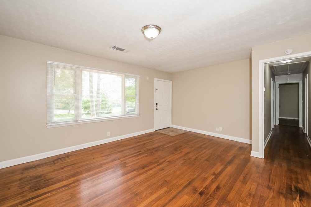 344 Dillard Dr - Photo 3 of 19
