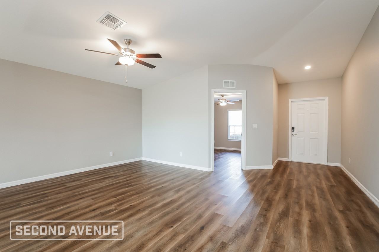 230 E Malden Ave S - Photo 4 of 27