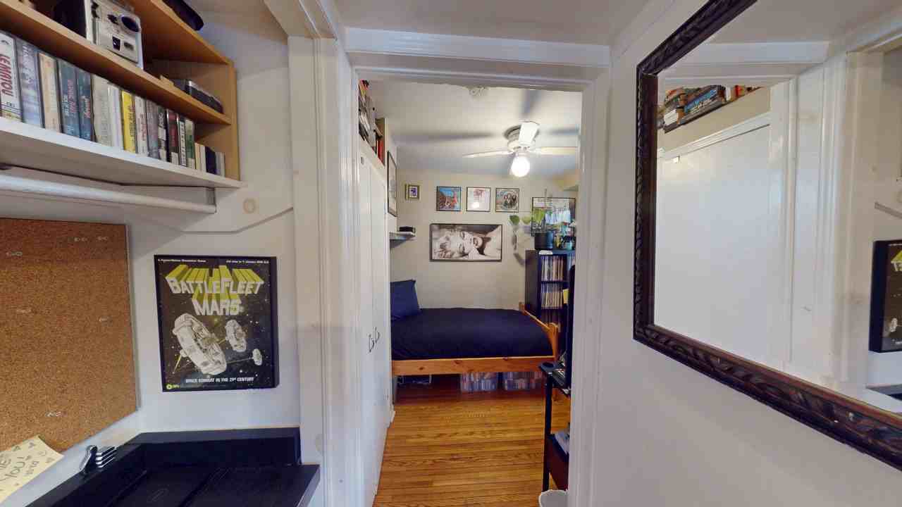 BATHURST ST & QUEEN ST W - Photo 7 of 12