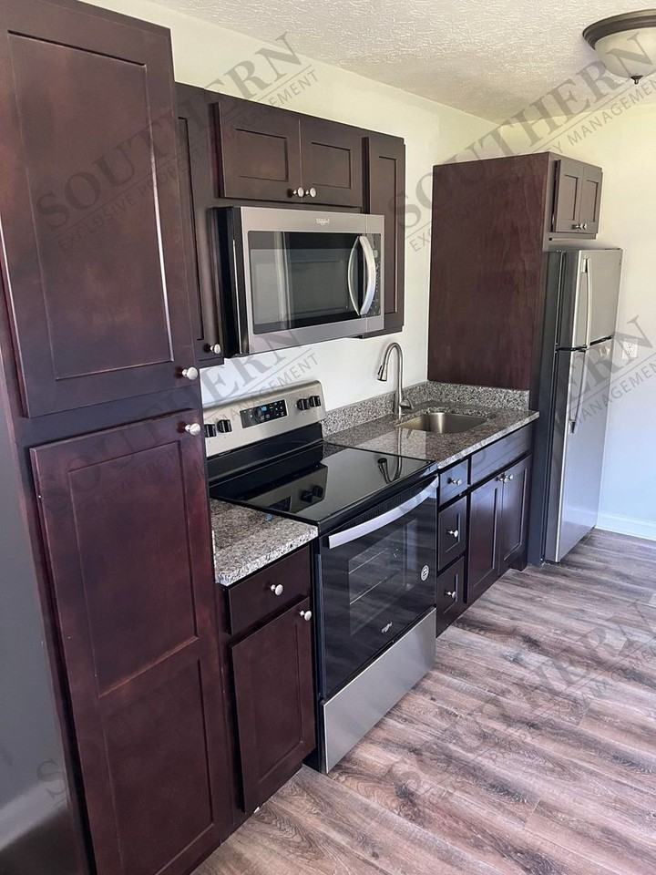 Mt Victor Estates - Photo 3 of 13