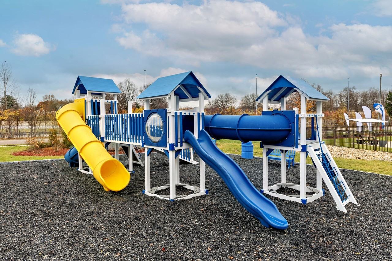 TOWNHOMES AT BLENDON - Photo 5 of 35