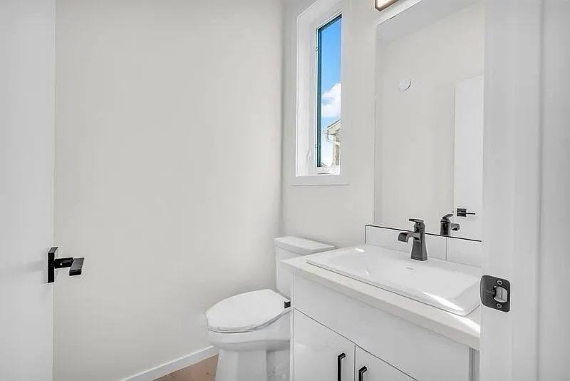 Beautiful 8 - Photo 7 of 43