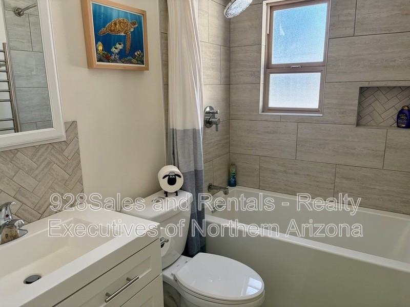 1928 N Lynn Dr - Photo 7 of 26