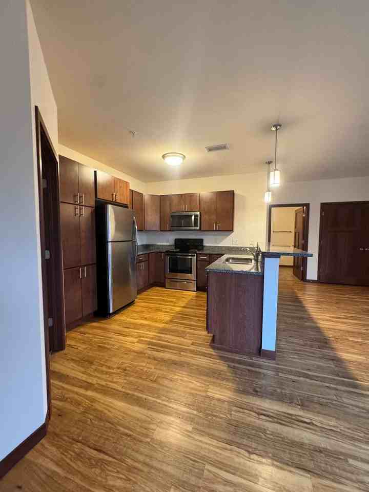 Waubesa Village D - Photo 5 of 23
