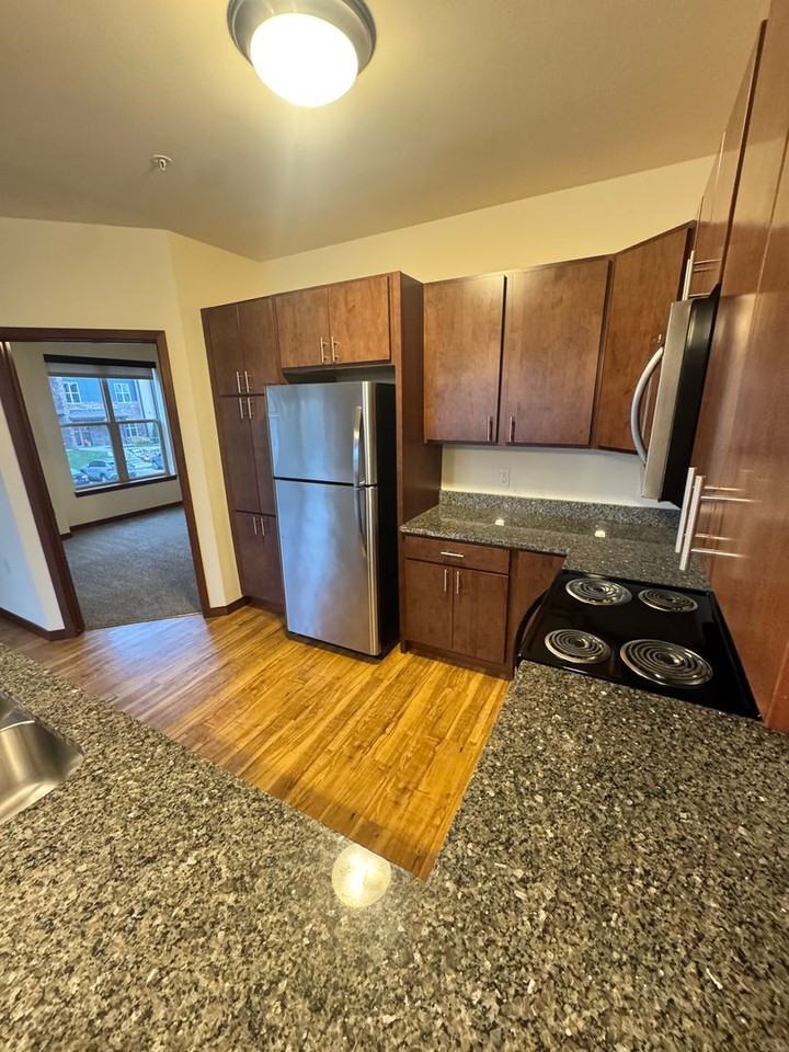 Waubesa Village D - Photo 6 of 23