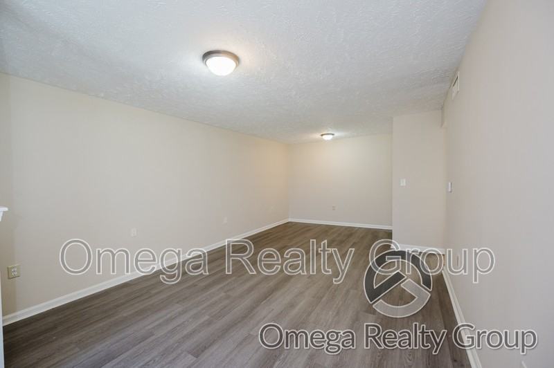 156 Patton St W #V - Photo 7 of 23