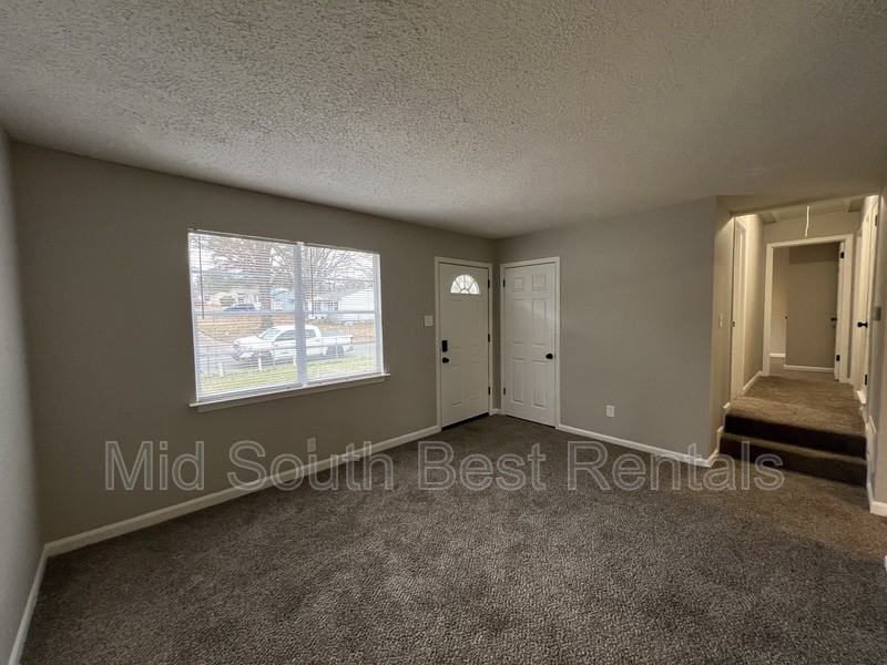 939 Leacrest Ave - Photo 2 of 15