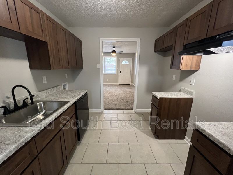 3065 Waynoka Ave - Photo 4 of 12