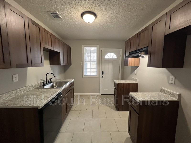 3067 Waynoka Ave - Photo 3 of 11