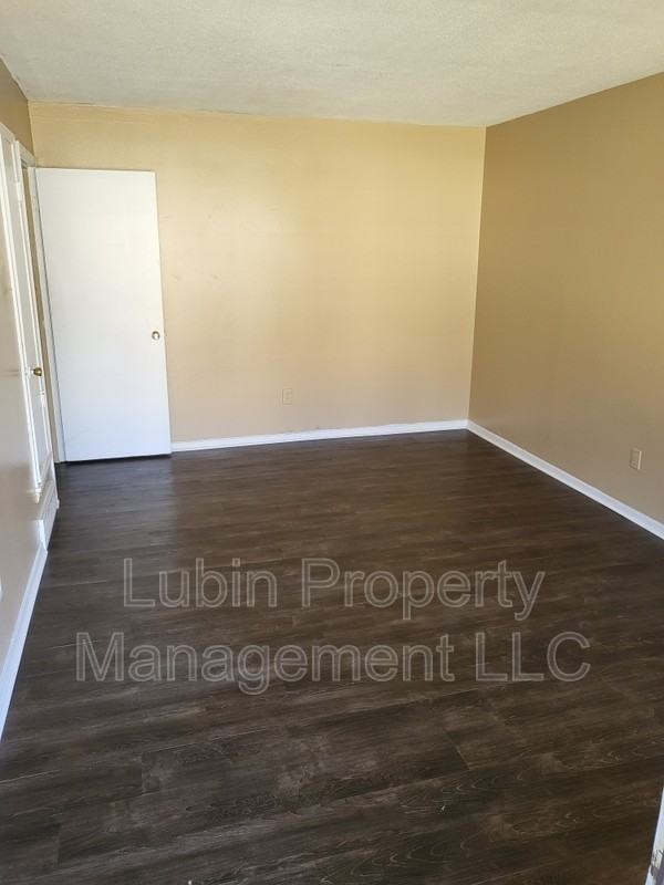 665 Whiterock Ave - Photo 3 of 9