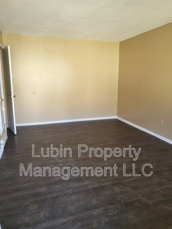 665 Whiterock Ave - Photo 4 of 9