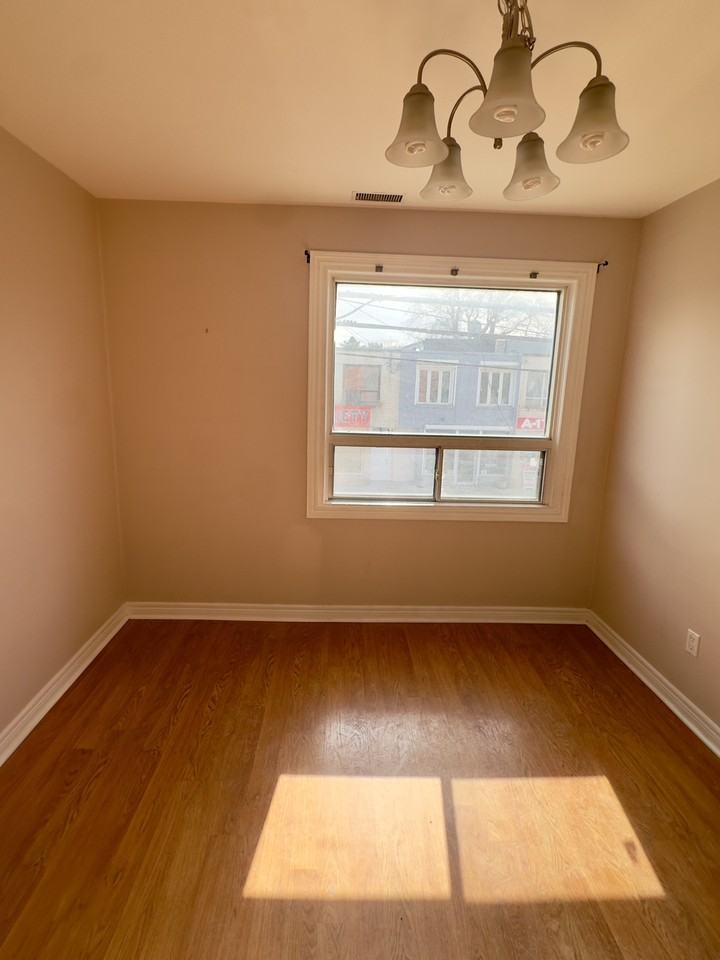 Cannon St E - Photo 3 of 9