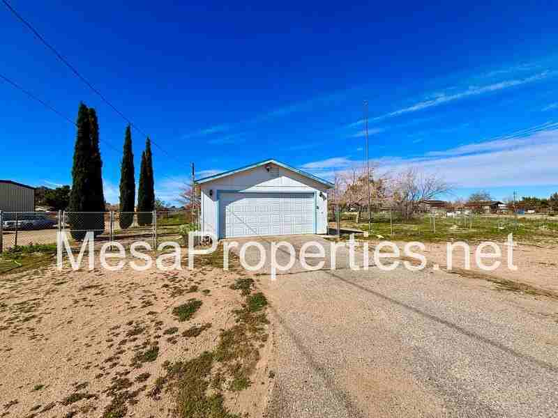 9964 Arroyo Ave - Photo 4 of 26