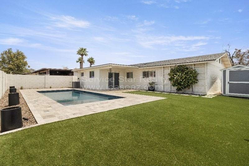 4724 E Hubbell St - Photo 7 of 26