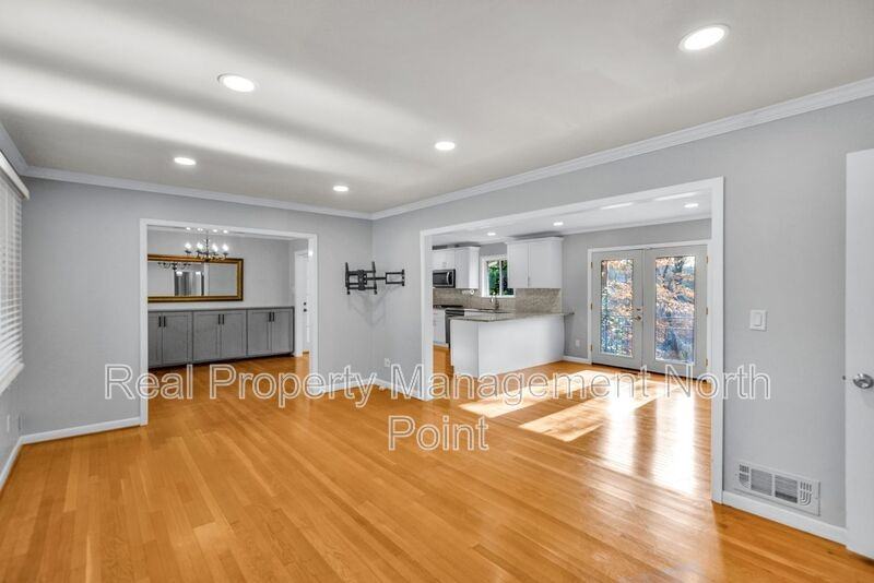 2301 Echo Hills Cir Ne - Photo 3 of 41