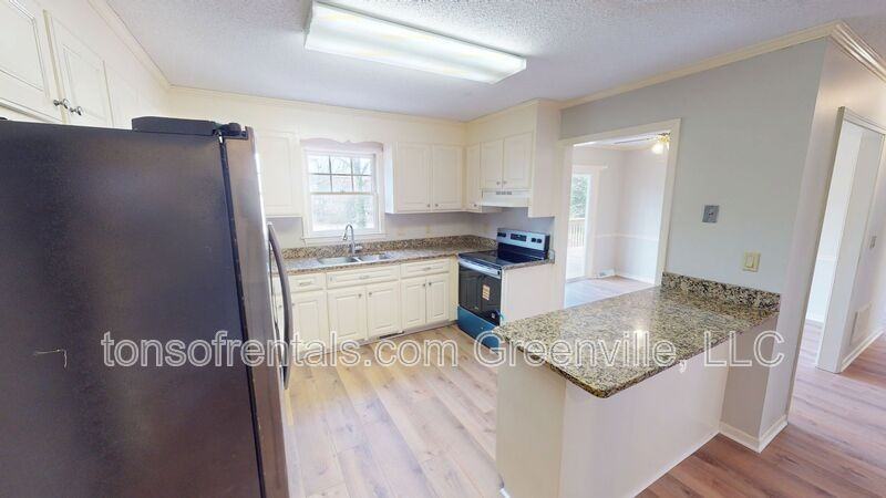 710 Stallings Rd - Photo 5 of 24